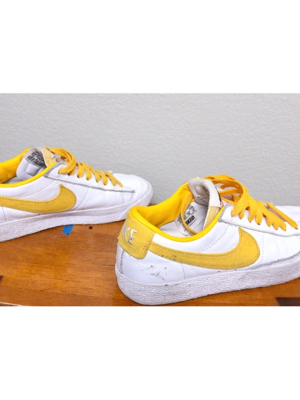 Nike Zoom Blazer Low SB Sneakers 8 White Yellow Skateboarding Cushioned